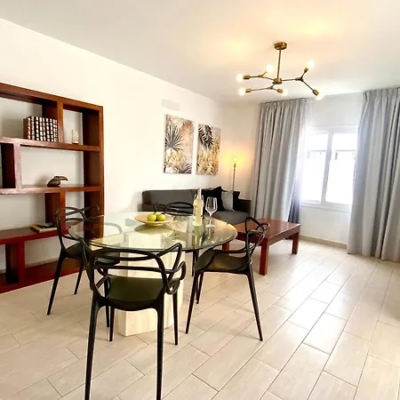 Princesa Ico, Cerca Del Mar