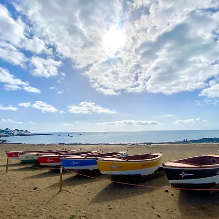 Princesa Ico, Cerca Del Mar