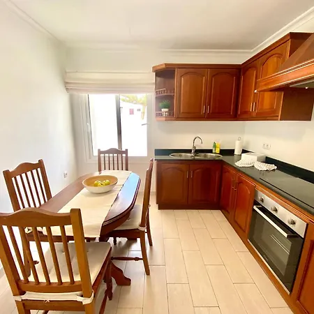 Princesa Ico, Cerca Del Mar *