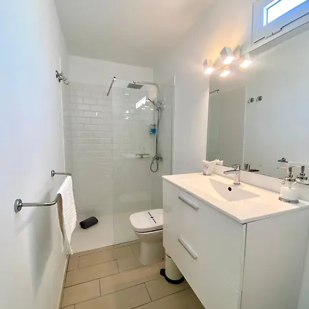 Princesa Ico, Cerca Del Mar * San Bartolomé