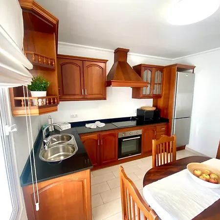 Princesa Ico, Cerca Del Mar